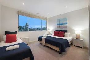 Relaxed waterfront living - Image 5