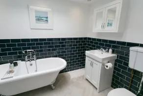 Cae Coch -  a dog that sleeps 6 guests  in 3 bedrooms - Image 2