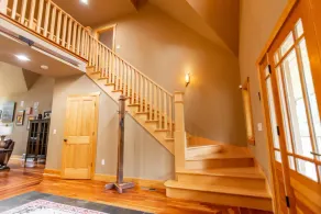 LAKEFRONT FAMILY RETREAT ON THE EASTERN SIDE OF CASTLE ROCK LAKE - PET FRIENDLY - Image 3