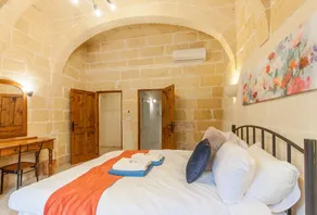 Maison de vacances conviviale et familiale avec barbecue, piscine privée et terrasse | Proche Basilique Saint-Georges de Rabat | Parfaite pour le travail à distance | Avec animaux autorisés - Image 4