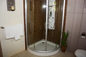Hummingbird Nr Holetown  2 bed  with pool - Image 2