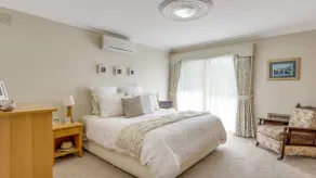 Poolside Getaway Dromana - Image 3