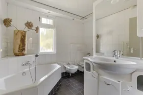 Maison avec terrasse et jacuzzi | Vue sur l'eau - Image 5