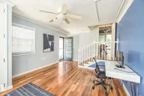 Stylish 3 bedroom home 10 minutes from beach - Image 2