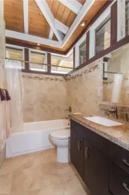 Sur le terrain de golf de Makai Maison élégante avec bain à remous et piscine à Princeville - Image 5