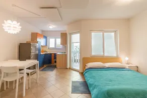 Ema - Cozy Pet-friendly Suite for Two with Parking - Image 4