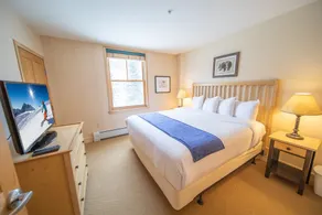 Modern condo located in the heart of River Run Village - Image 5