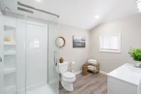 Beautiful newly renovated home w/ canal view - Image 2