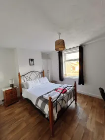 Dog friendly cottage, town centre, close to the beach, WI-FI & parking included. - Image 5