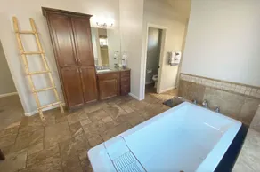2 Hauptschlafzimmer, Luxusbetten, Pool & Whirlpool, große Fernseher, Surround Sound - Image 3