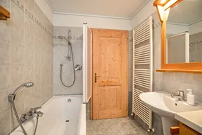Holiday Apartment 'Le Coccinelle' with Mountain View, Terrace & Wi-Fi - Image 4