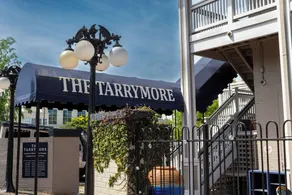 Prime downtown location, luxury condo getaway  - Image 2