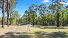 Lovedale Abode 13 bedrooms with heated pool & Acres - Image 2