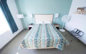 2 GIG Internet Backed WiFi Rewak Studios Near Airport and University! - Image 5