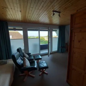 One-room apartment with balcony close to the beach  - Image 4