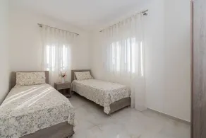 Paradise House - Image 2