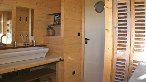 La Remise à Bateaux': waterfront fisherman's hut, swimming pool, dog-friendly - Image 5