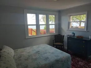 Cheerful 2 Bedroom home on Lake Ontario - Image 2