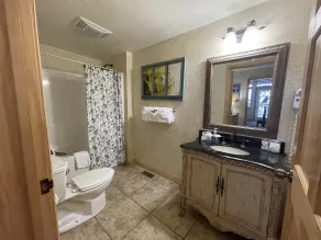 Mountain Harbor Lodge cottage on Lake Ouachita, - Image 3