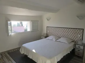 Uafhængig lejlighed, rolig bakke med pool - Image 4
