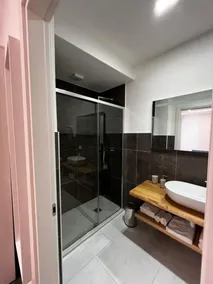 'Joyfül Accomodation Camera 6' with Wi-Fi and Air Conditioning - Image 3