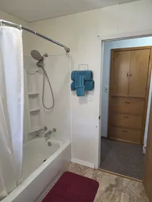 Pomme de Terre Lake Getaway: 5 Min walk to lake  – 15 Min drive to Lucas Oil - Image 3