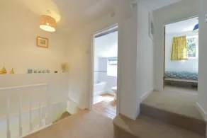April Cottage, COVERACK - Image 3