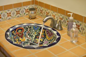 OFFRE SPÉCIALE! Maison immense, en bas de la ville, 15 personnes! JACUZZI! NOUVEAU REMODEL! - Image 3