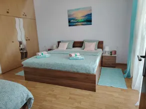 Holiday apartment mit Klimaanlage und Balkon - Image 5