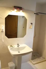 Charming Country Villa near Florence. Authentic Tuscan Getaway - Image 2
