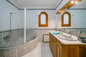 Villa Caseta Pearl by Villa Plus - Image 5