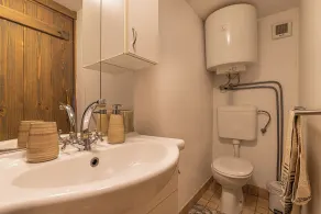 Vineyard Cottage Skatlar - Image 3