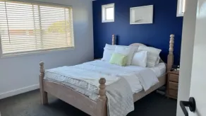 Sinclair Surfside Stay - Image 3