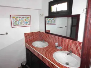 Secured Nianing residence - Image 2