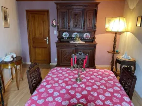 Quiet village house—no Wi-Fi, no TV, pets welcome—minimum stay of 13 nights! - Image 3