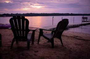 Secluded Lake Retreat - Image 4