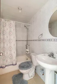 2 bed 2 bath Pool spacious apartment - Image 4