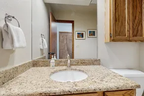 Comfortable home with breathtaking mountain views and high-speed WiFi - Image 5