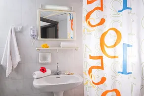 Lovely Studio With Shared Pool Beautiful Garden - Image 3