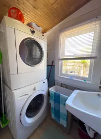 Cozy Beach Bungalow-midway between beach and town - Image 3