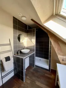 Cocooning stone house - Image 5