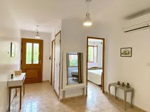 Beautiful single storey villa with air conditioning and land of over 1000m² - Image 2