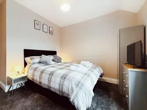 Experience coastal bliss in Newbiggin-by-the-Sea, Northumberland. - Image 4
