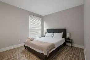 Serene & Modern Haven for Relaxation - Image 4