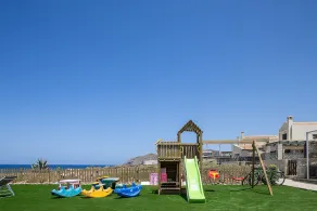 Lili Seafront House, walking distance to the beach & amenities! - Image 3