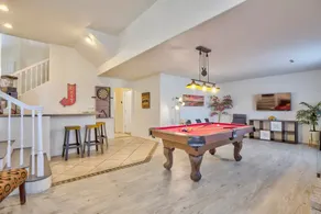 Spectacular spacious home with private pool - Image 3