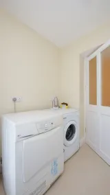 Apartamentos do Velho Mundo na histórica Dublin, perto da prisão de Kilmainham. - Image 2