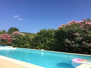 Superbe villa avec piscine chauffée au calme, à proximité du centre ville - Image 4