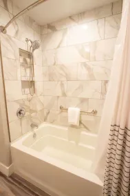 The Captain - 3 Bed/1 Loft Lakeside Cottage! - Image 3