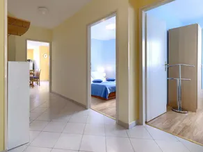 Beautiful apartment for 5 guests with WIFI, A/C, TV and balcony - Image 4